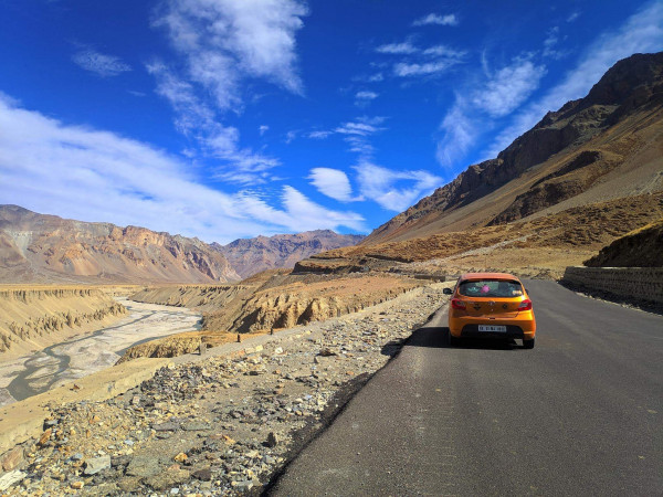 Kashmir to Ladakh 2Star Package