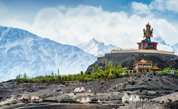 10 Day Kashmir Leh Ladakh Tour Package at Best Price